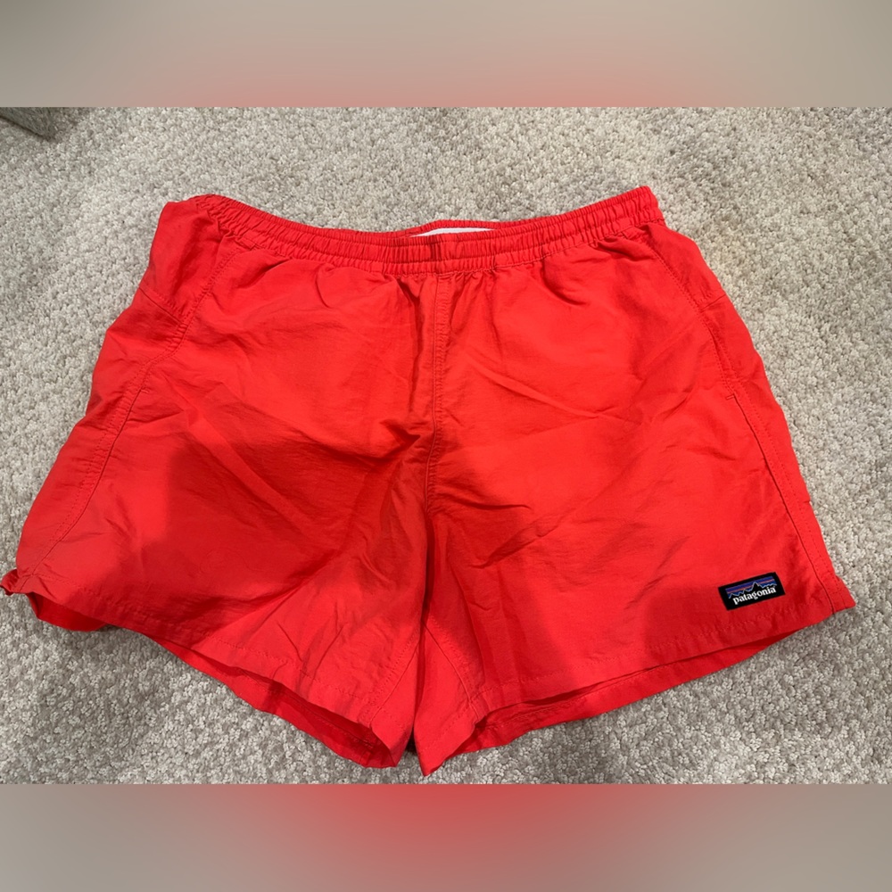 Patagonia Women’s Baggies Shorts - Size Medium- salmon color